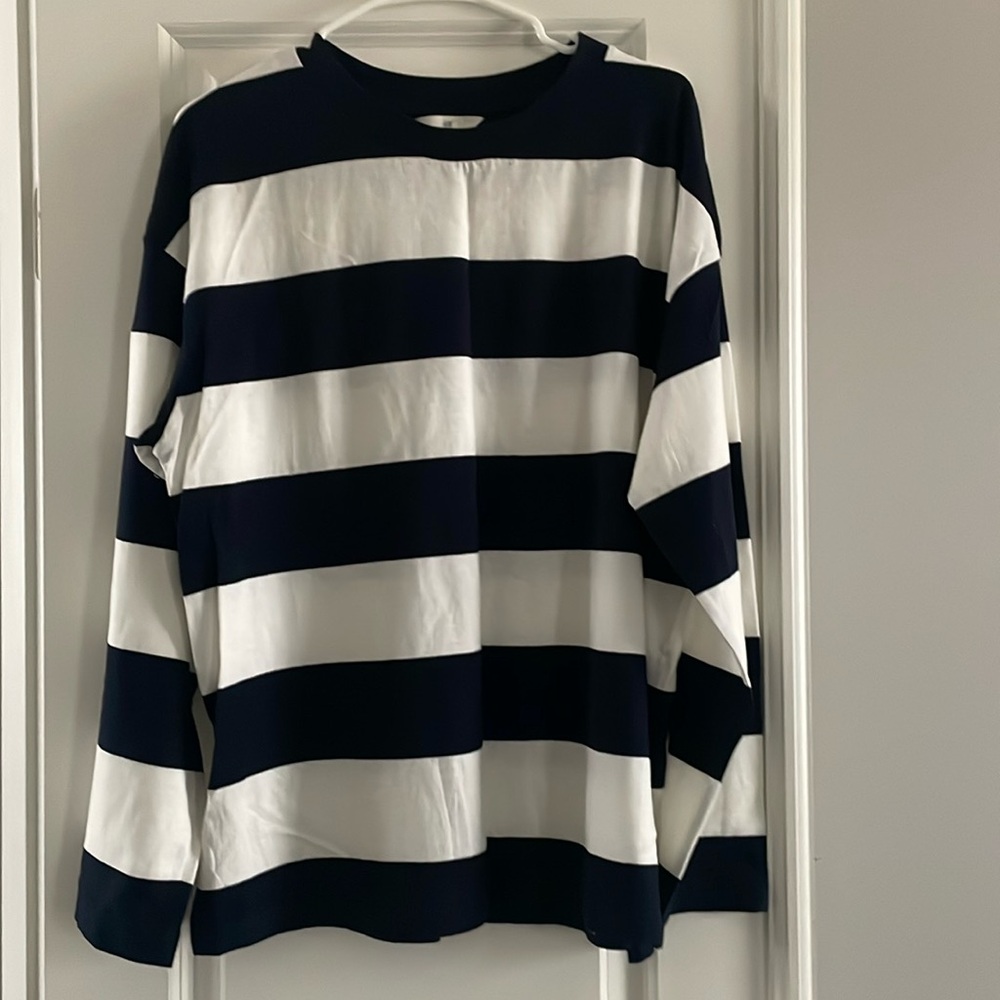 Horizontal stripe shirt